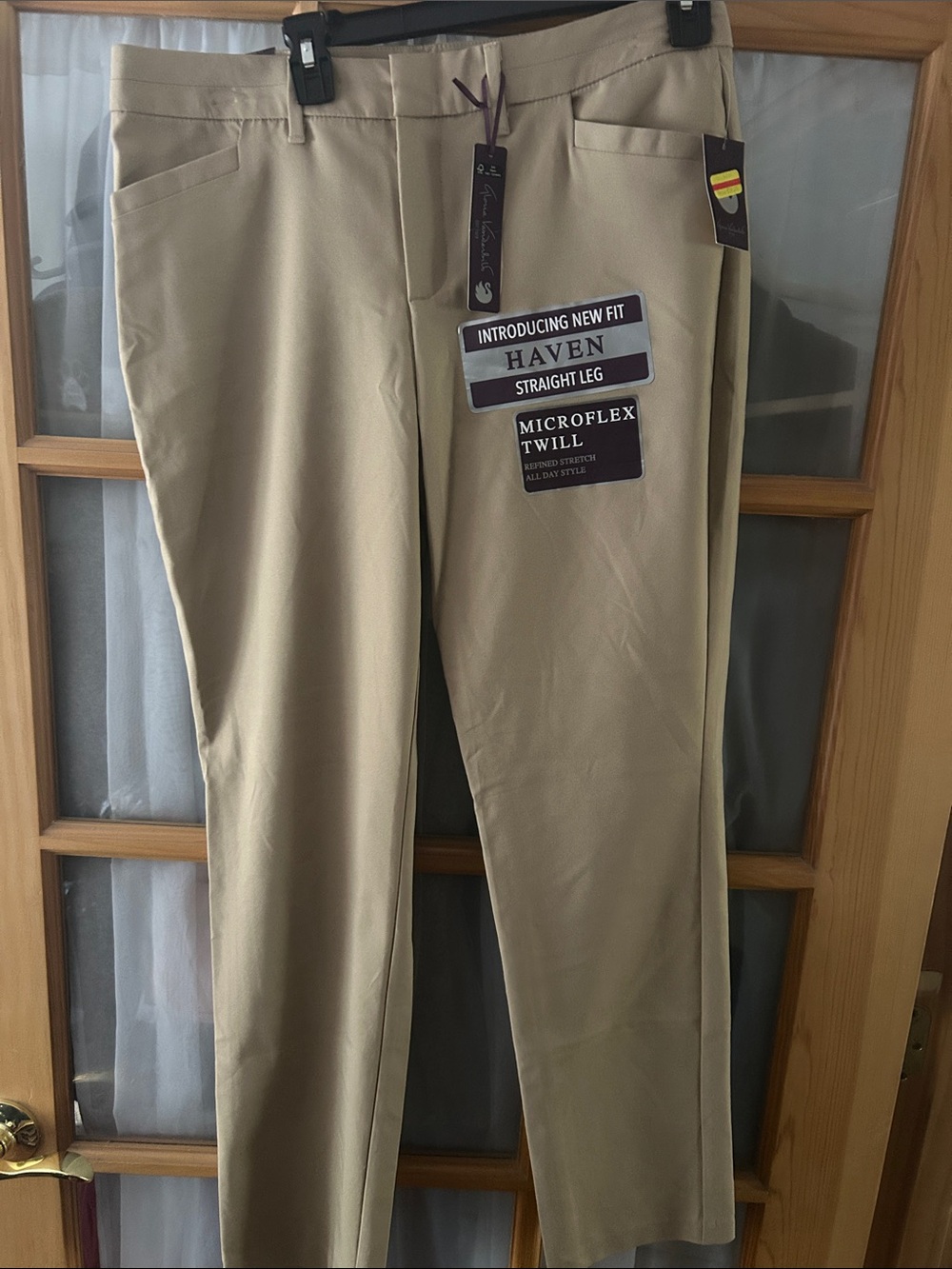 NWT Gloria Vanderbilt Straight Leg Microflex Twill Pants — Perfect Khaki/Tan